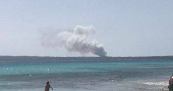 Incendi de grans dimensions a Cala Saona