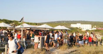 Dos de cada tres ciutadans balears volen limitar l’arribada de turistes