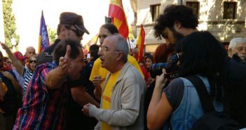 Un grup d’ultres ha atacat la paradeta informativa de l’Assemblea Sobiranista de Mallorca en un carrer de Palma