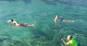 El primer bany de l’any al Mollet d’es Caló