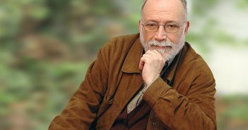 Arcadi Oliveres parla sobre la situació al Principat a la Casa del Poble