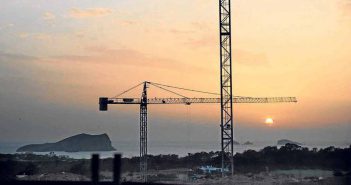 ‘Jo dic Prou’ és el lema de la concentració a Eivissa convocada per setze entitats culturals, ecologistes i de veïns