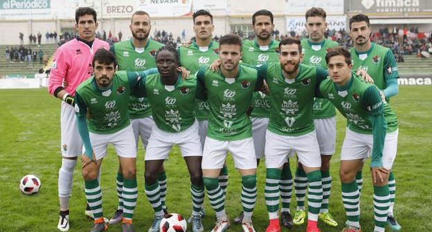 El Cacereño, l’equip «fet per pujar» que s’enfrontarà al Formentera en el play-off