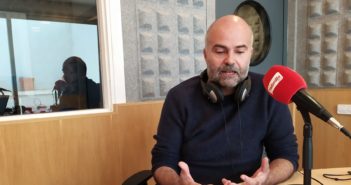 «Insultam amb verdures i animalons» Sobrevivim al català amb Carles Torres