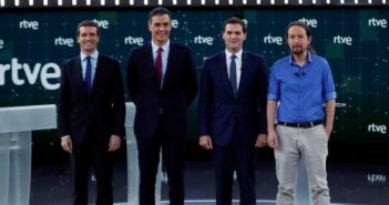 La tertúlia ciutadana imagina les possibles coalicions que poden sorgir de les eleccions generals