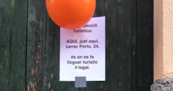 Lloguer turístic: «Quan l’administració no vol fer la seva feina, la ciutadania s’organitza»