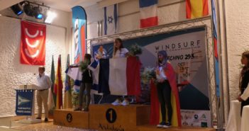 Naiara Fernández, bronze al Mundial de Surf de Vela de Cadis