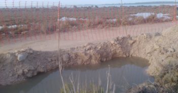 La falta d’una peça retarda la reparació de la fuita al camí de l’estany Pudent