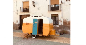 Juanan Requena: «Amb la meva caravana, ensenyaré tota la màgia d’un laboratori de fotografia»