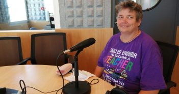 Katie Wenham: «Hi ha un abisme entre la conselleria d’educació i la realitat a peu d’aula»