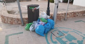 Els vesins des Caló reclamen que tornin les papereres a ses Platgetes