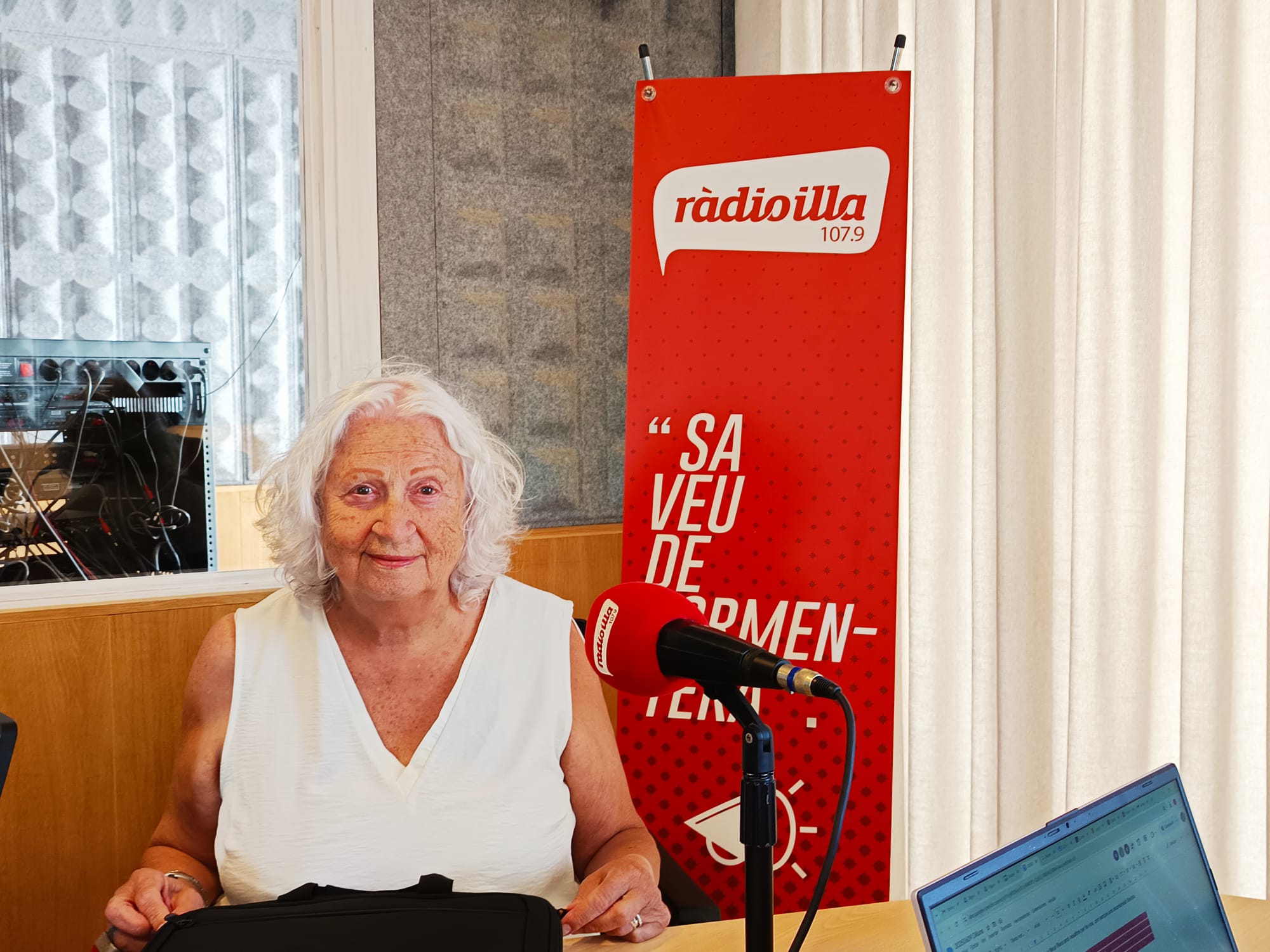 Neus Riera Balanzat a Ràdio Illa.