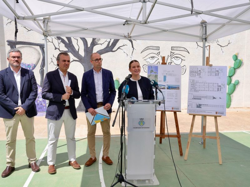 Antonio Vera, conseller d’Educació i Universitats, Óscar Portas, president del Consell Insular de Formentera, i Marga Prohens, presidenta del Govern de les Illes Balears.