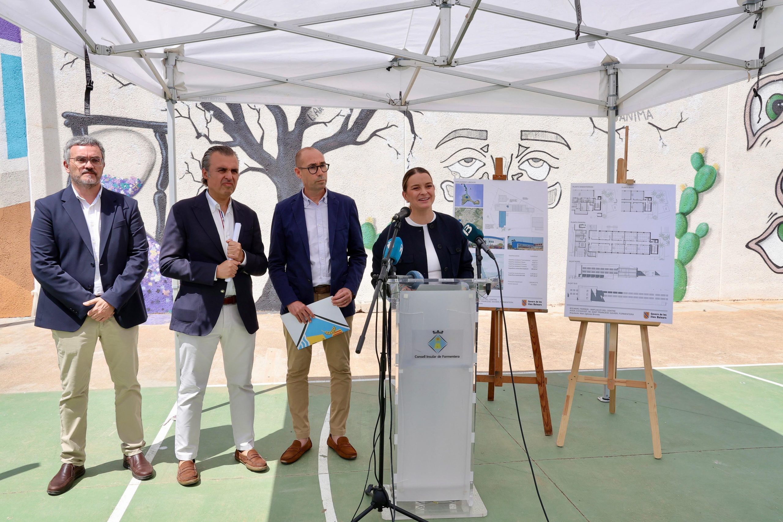 Antonio Vera, conseller d’Educació i Universitats, Óscar Portas, president del Consell Insular de Formentera, i Marga Prohens, presidenta del Govern de les Illes Balears.