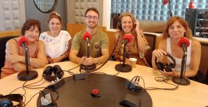 Helena Hurtado, d''Obi', Fabiana Shulz, de 'Coser i Cantar', Artal Mayans, conseller de l'Àrea de Comerç, Ivonne Ruiz, de 'Kavra Formentera' i Lídia Álvarez, de la PIMEF.