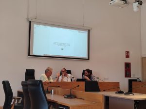Xico Ribas, tècnic de l'Àrea d'Infraestructures, Óscar Portas, president del Consell i Miquel Costa, assesor cultural al Consell d'Entitats.