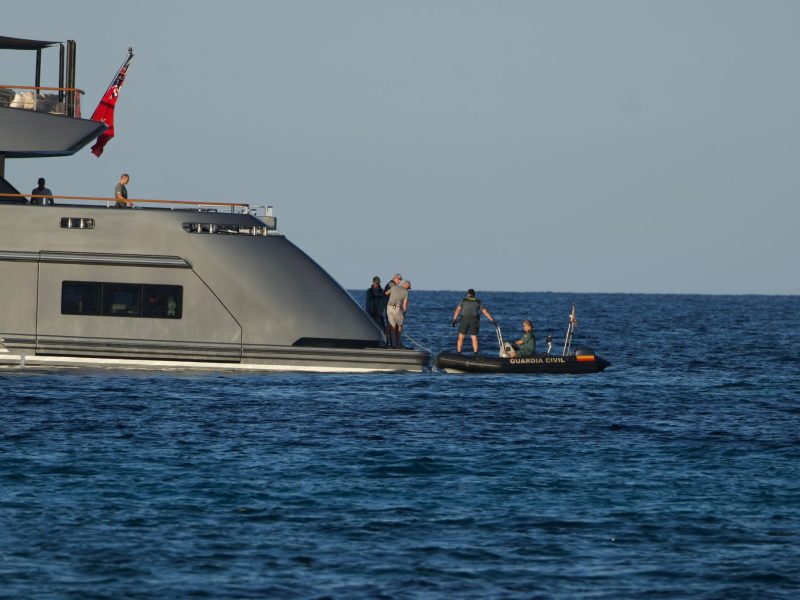 El iot 'Attila' a la mar. Foto: Javi Parejo.