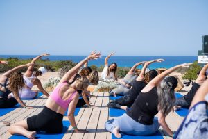 Esdeveniment de ioga en el marc del 'Formentera Zen' 2025.