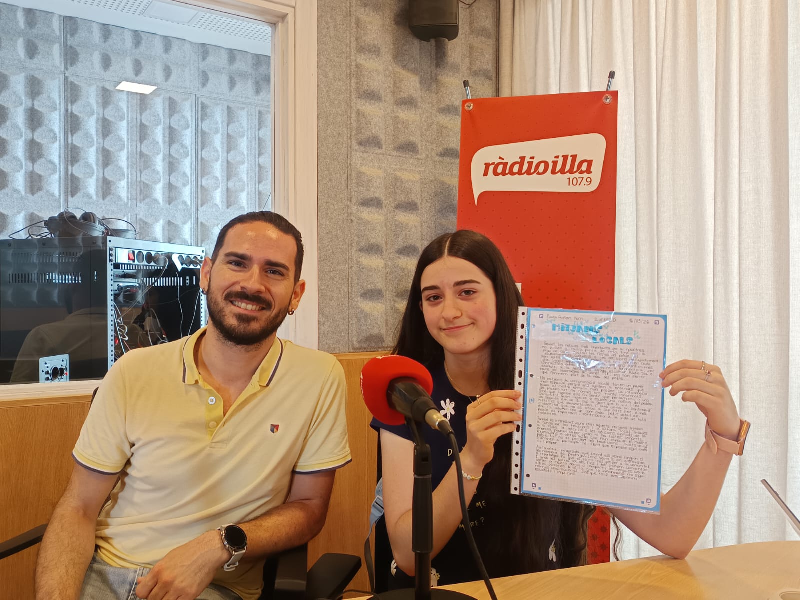 Paula Auñón Yern, amb el seu professor de català de l'IES Marc Ferrer, José Angel Muntó